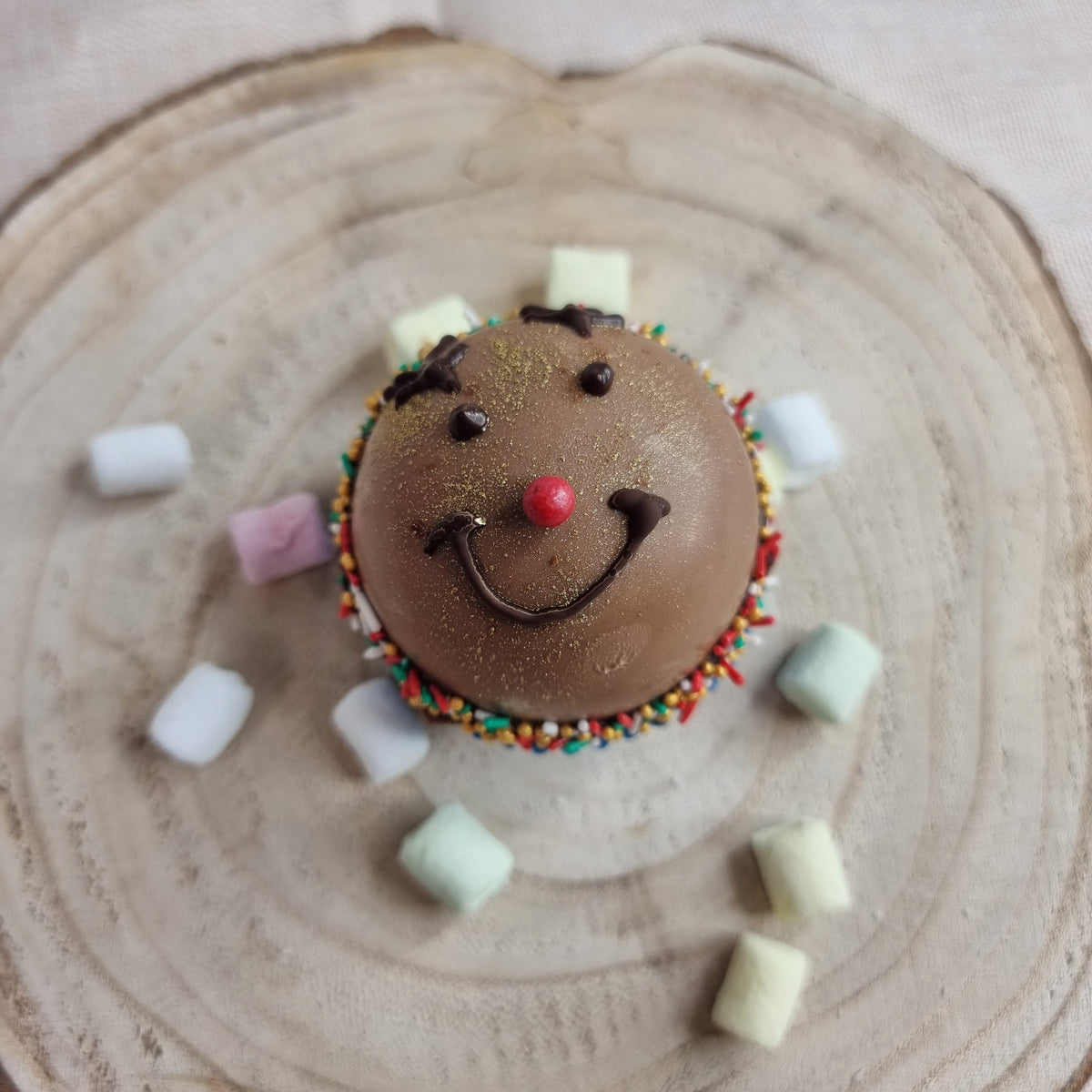 4er Set Heiße-Schokoladen-Bomben - festliche Schokoladenkugeln mit Marshmallows (Geschenk)